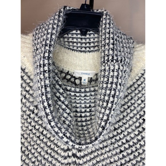 Freeway Sweaters | Fuzzy Sweater | Color: Black/Cream , Sz. M, Ladies , Poncho - Picture 11 of 12